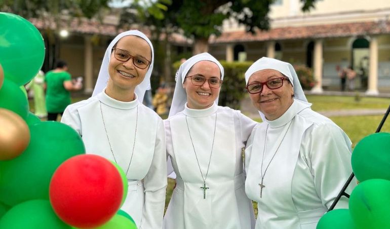 Irmãs da Congregação Missionárias Reparadoras do Coração de Jesus se despedem do Educandário Santa Tereza