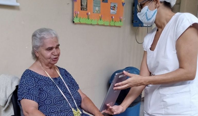 Apelo dá certo e Centro Geriátrico Padre Venâncio recebe doação de tablet