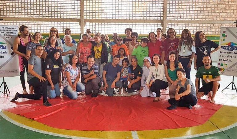 IAPQ sedia curso de artes circenses para pessoas com deficiência